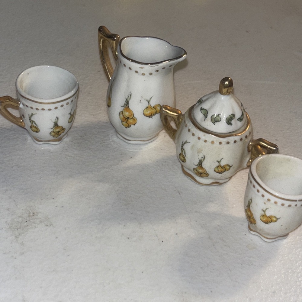 Peter Rabbit Beatrix Potter 5PC  Mini Tea Set - Picture 6 of 6